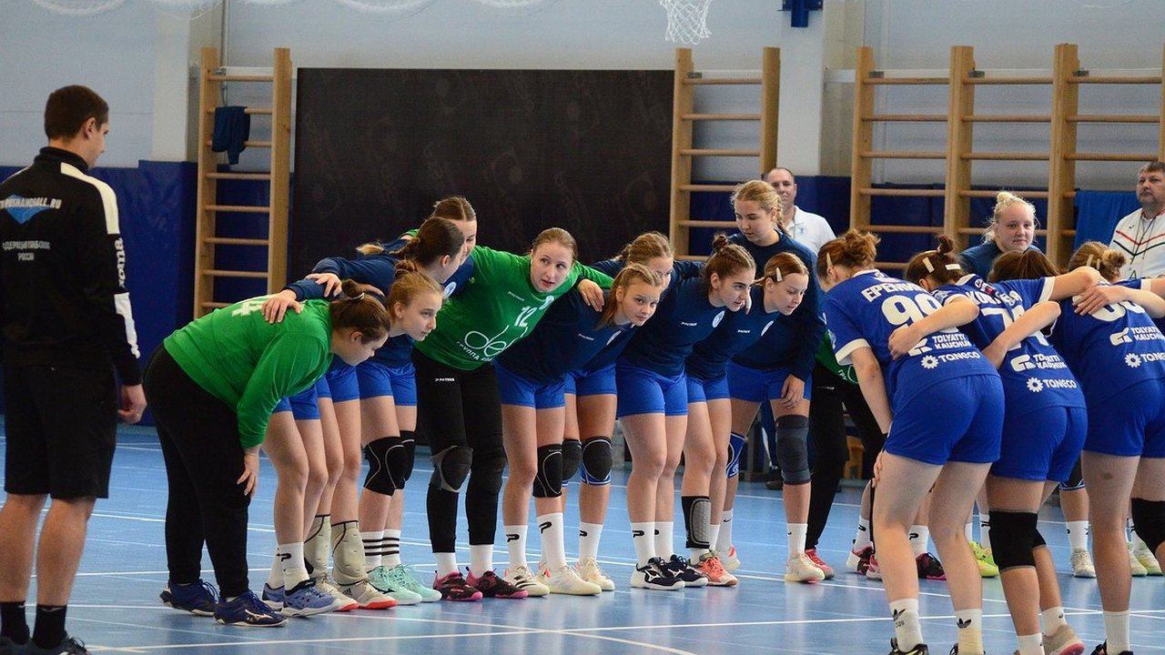 Главная картинка новости: Новороссийская гандбольная команда «Черноморочка» сохраняет лидерство