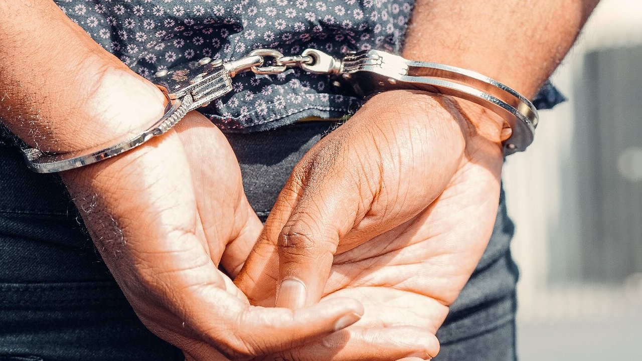 Главная картинка новости: Казалось друзья, а оказалось нет: мужчина похитил у знакомого имущество