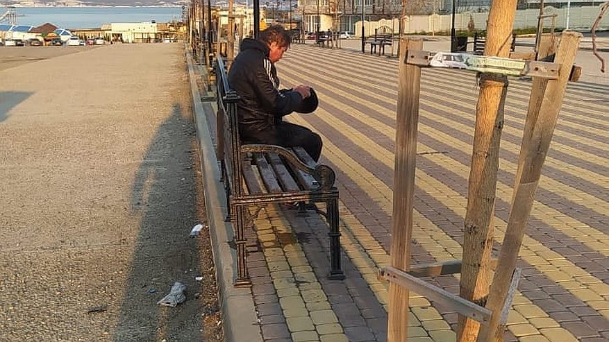 Главная картинка новости: Мужчина искал приключения и нашел, помогали новороссийские спасатели