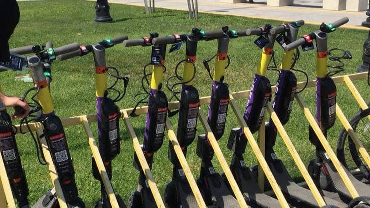 Главная картинка новости: Запретят ли на набережной Новороссийска ездить на электросамокатах?