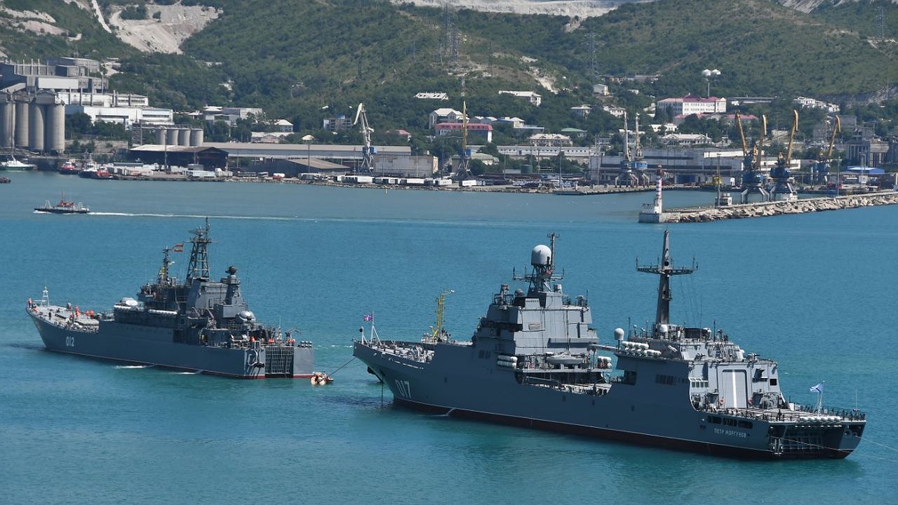 Главная картинка новости: На День ВМФ в Новороссийске перекроют дороги: адреса