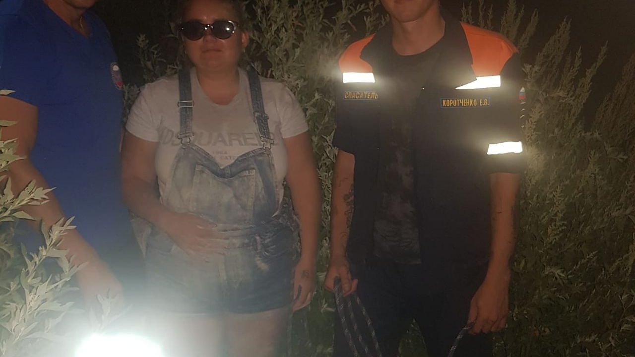 Главная картинка новости: В Новороссийске спасли застрявшую в овраге девушку