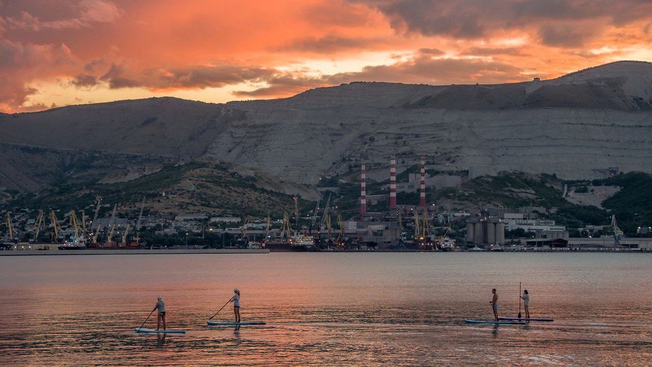 Главная картинка новости: Осень в Новороссийске начнется с ветра и дождей