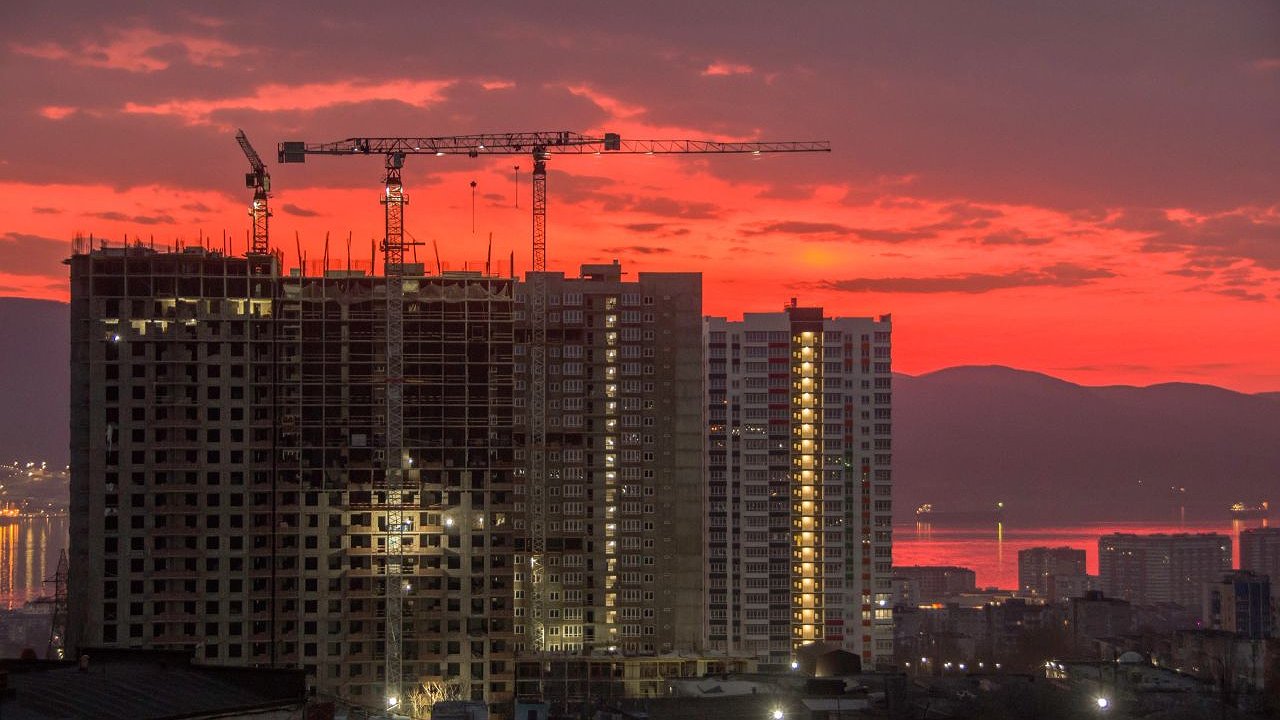 Главная картинка новости: В Новороссийске подешевело вторичное жилье, но подорожали частные дома