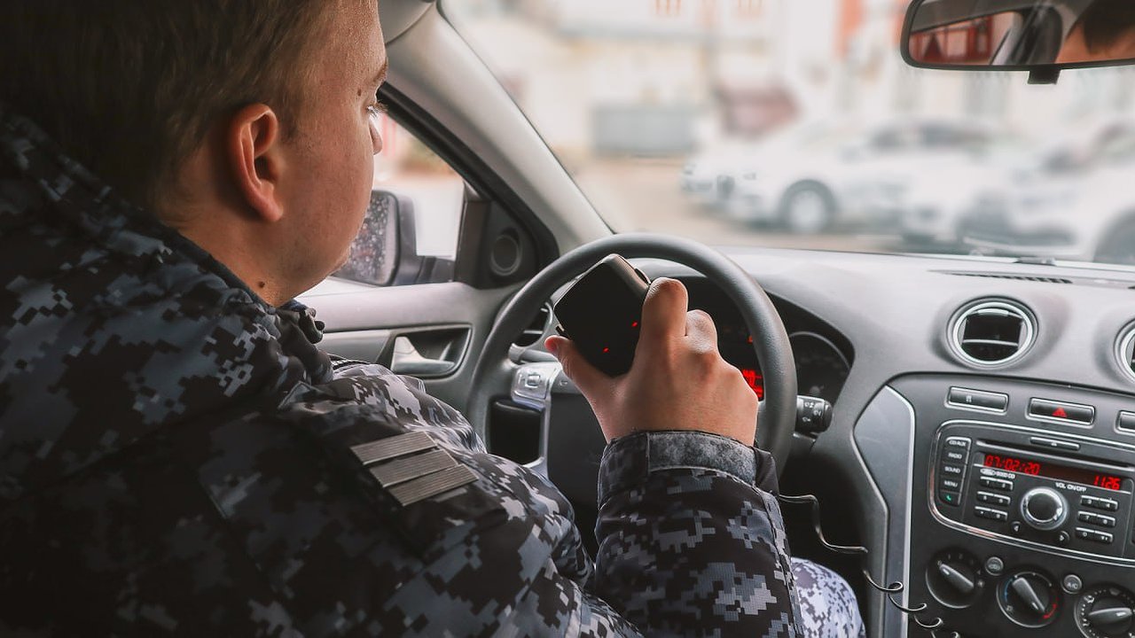 Главная картинка новости: Росгвардейцы Новороссийска задержали приезжего, укравшего алкоголь