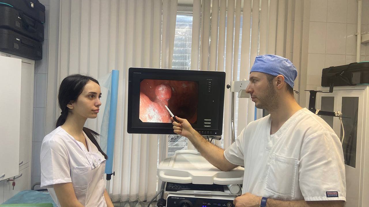 Главная картинка новости: Медики Новороссийска удалили полип из желудка жительницы