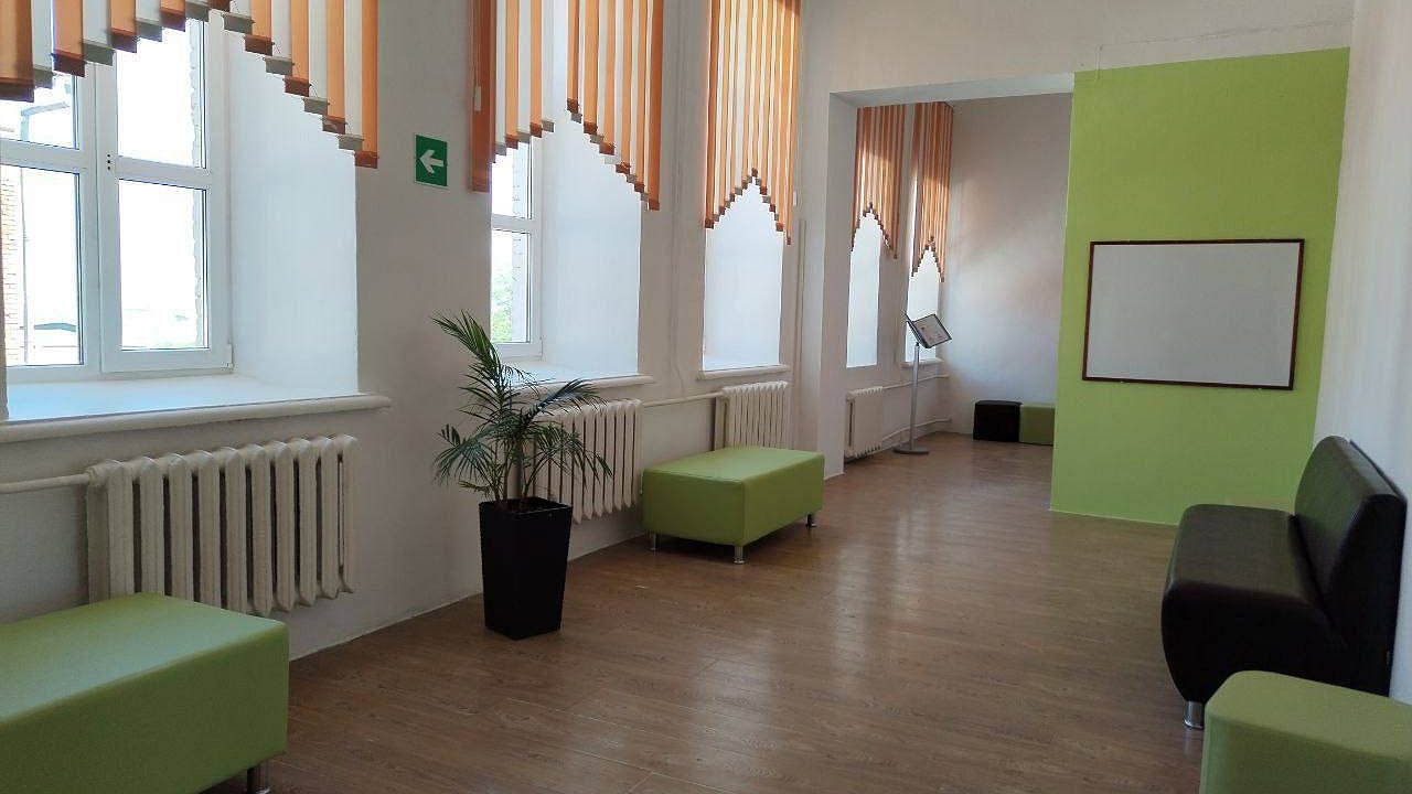 Главная картинка новости: На подготовку школ Новороссийска к учебному году потратили 260 миллионов