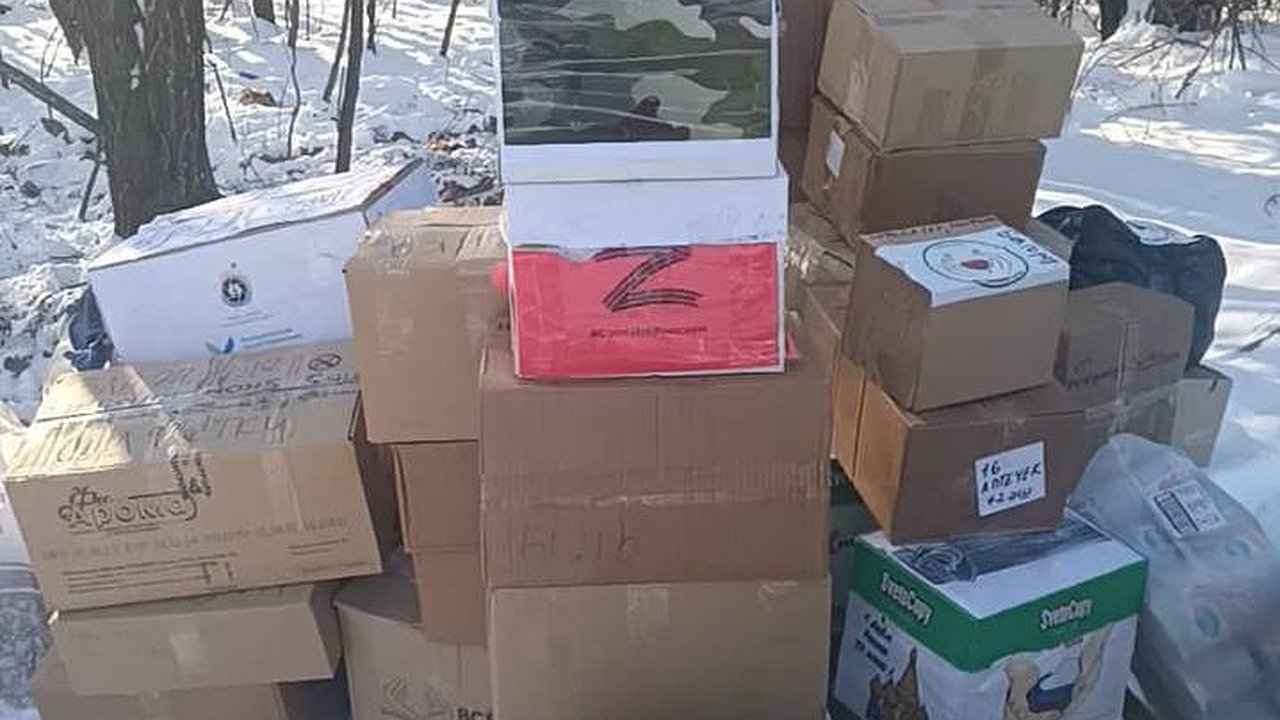 Главная картинка новости: Новороссийцы отправили на фронт гуманитарную помощь