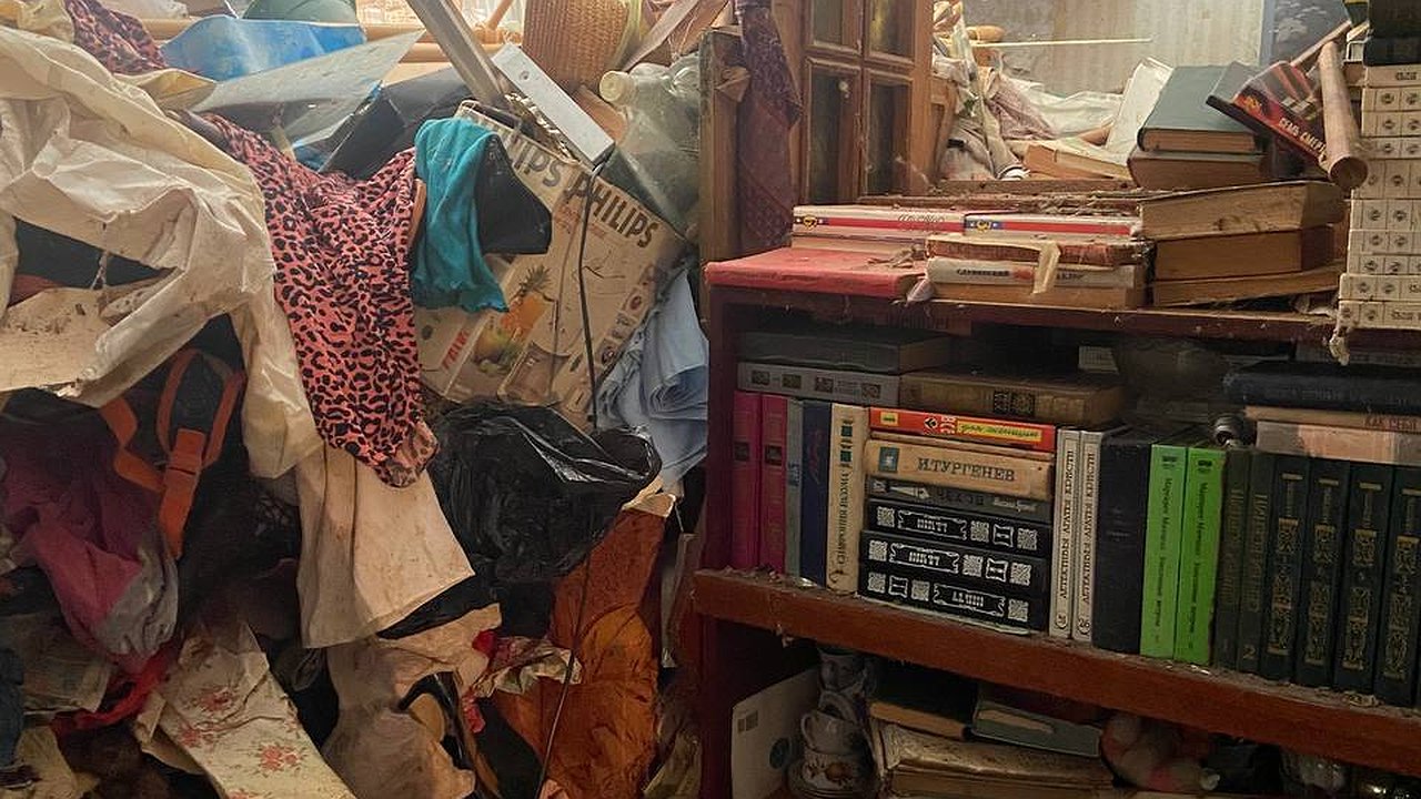 Главная картинка новости: Старость должна быть в радость: волонтеры очистили квартиру пенсионерки в Новороссийске