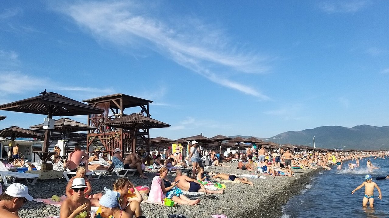 Главная картинка новости: С начала года в Новороссийске отдохнули 448 тысяч туристов