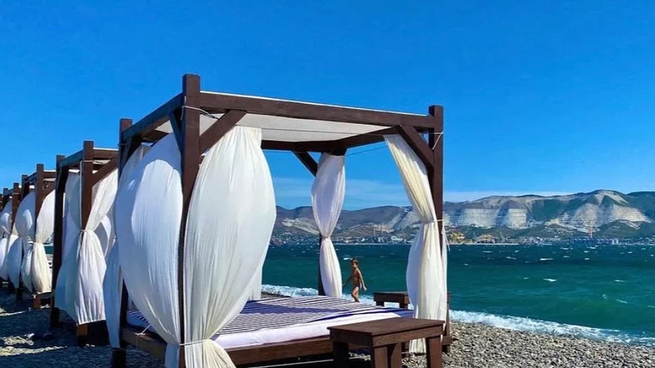 Главная картинка новости: Пляжи Новороссийска подготовят к курортному сезону к середине весны