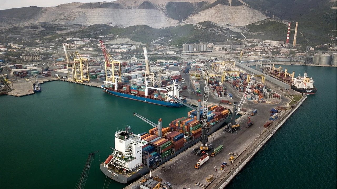 Главная картинка новости: Новороссийский порт начал реализацию Стратегии развития с инвестицией в 100 млрд рублей