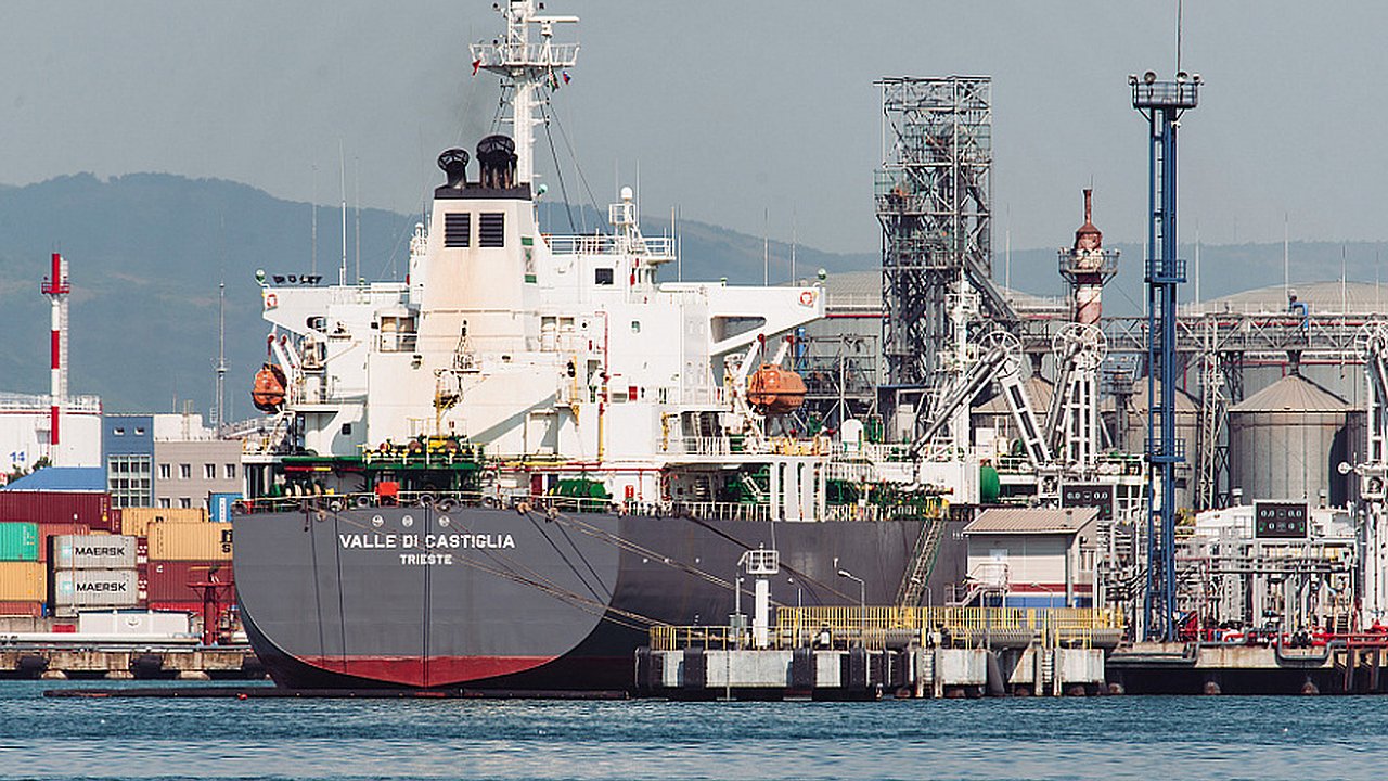 Главная картинка новости: Вложения в перегрузочный комплекс новороссийского порта составят 46 миллиардов рублей