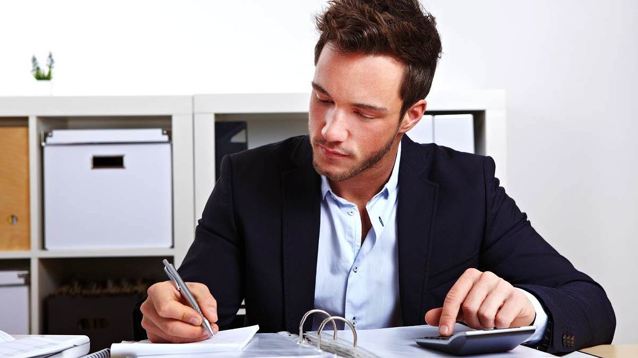 Главная картинка новости: Организации сами определят срок выходных на майские праздники