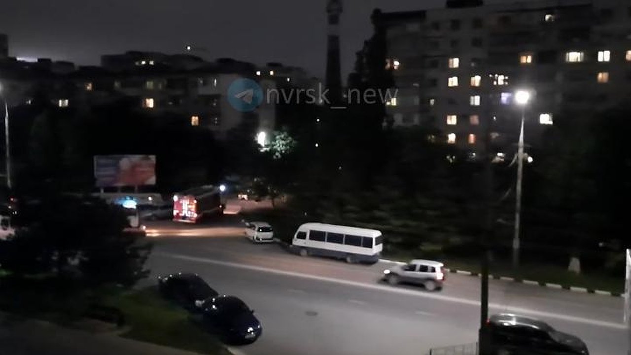 Главная картинка новости: Ночью произошел пожар в новороссийской многоэтажке. Видео