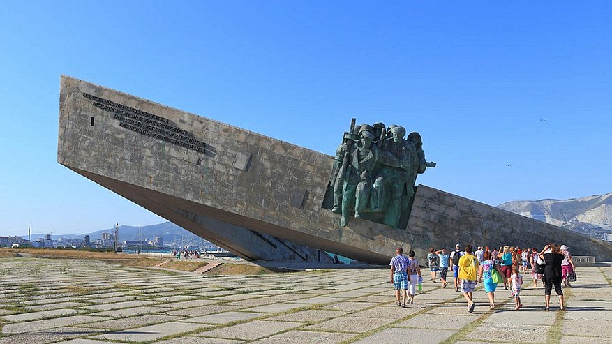 Главная картинка новости: Поход и «выстрел памяти»: в Новороссийске пройдут мероприятия ко Дню памяти и скорби