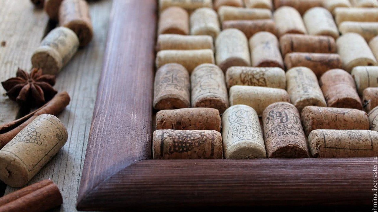 Главная картинка новости: Под Новороссийском наладили производство винной пробки