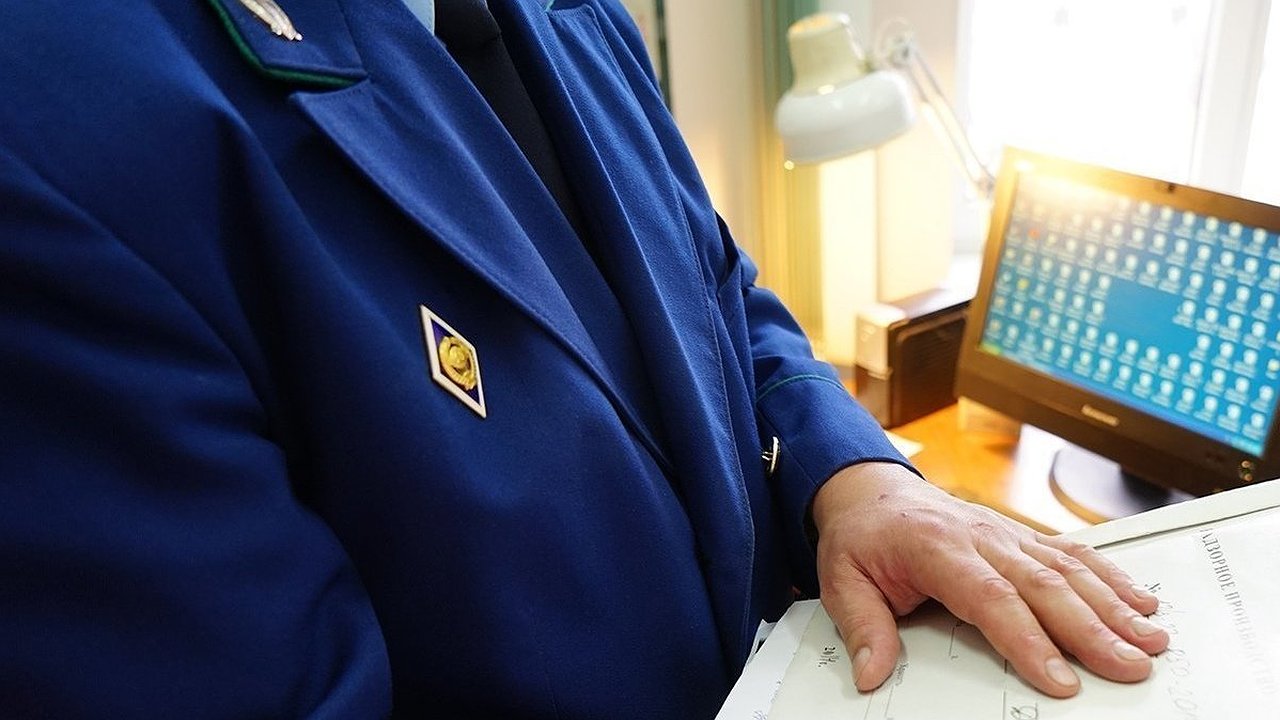 Главная картинка новости: В Новороссийске руководитель службы продаж похитил более 1,7 миллионов