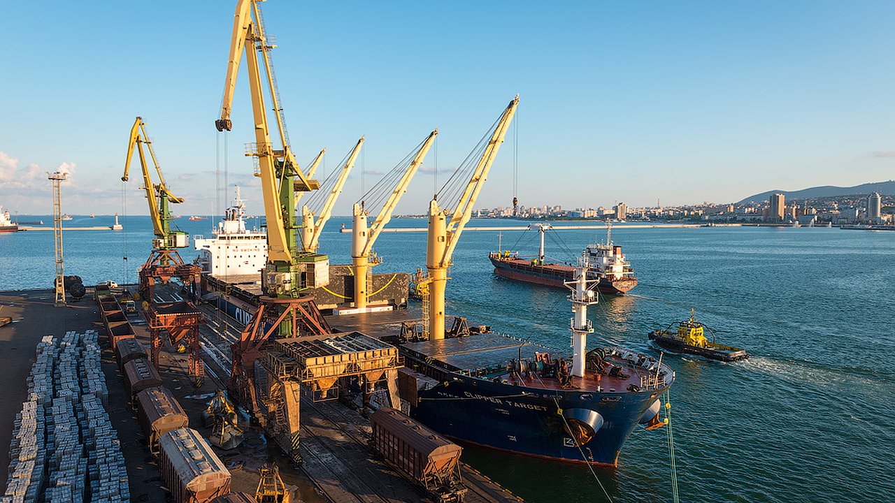 Главная картинка новости: В Новороссийске хотят развивать промышленный и патриотический туризм