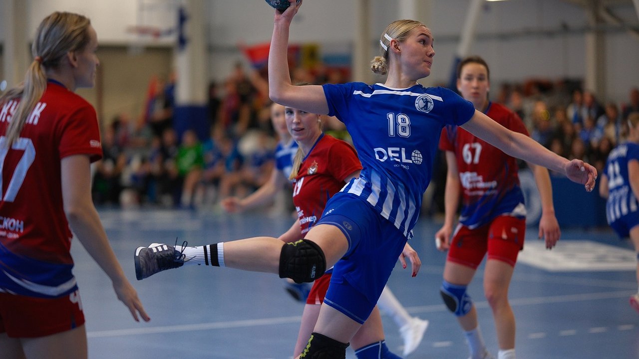 Главная картинка новости: «Черноморочке» преподал урок чемпион