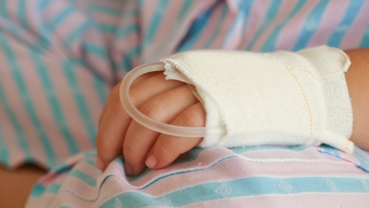 Главная картинка новости: В Новороссийске двухлетний ребенок проглотил саморез