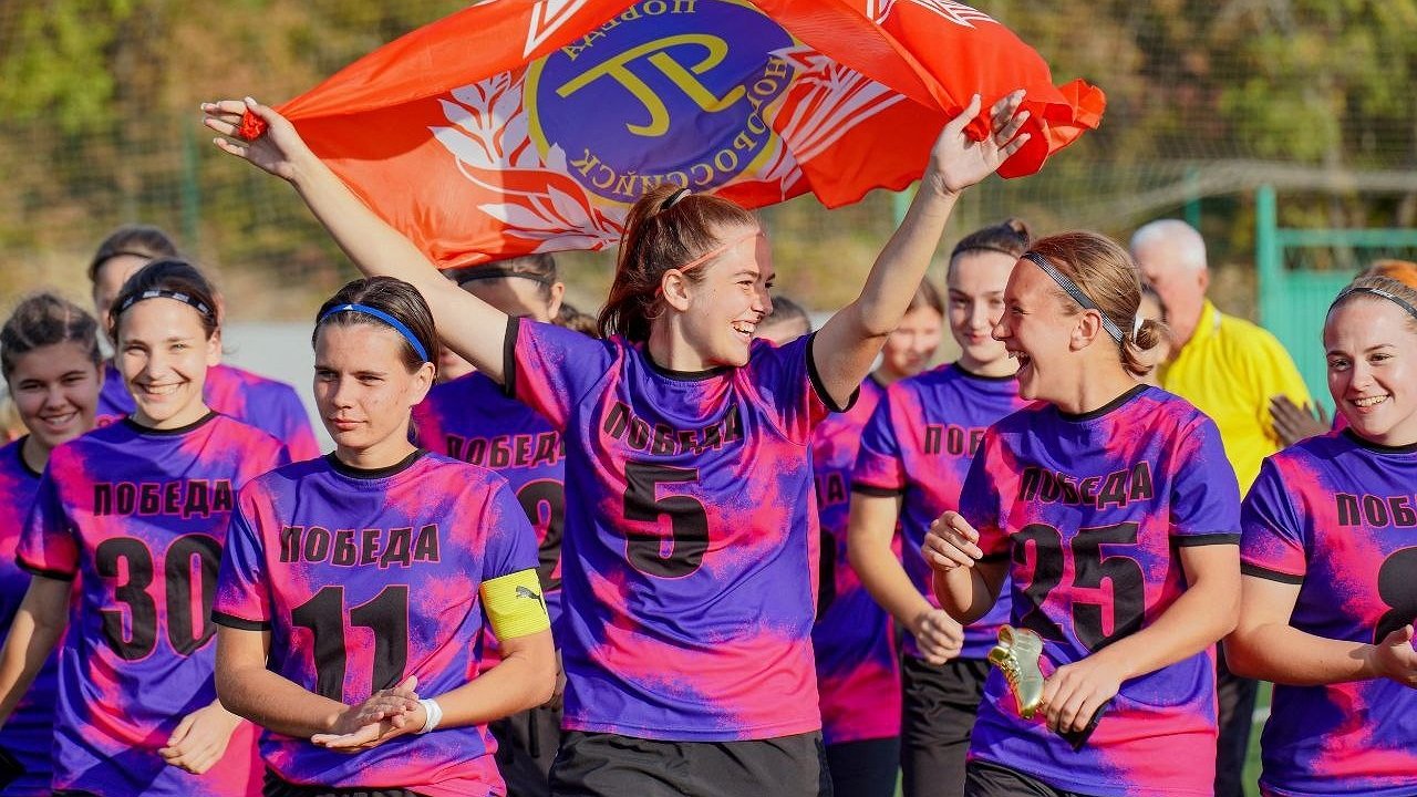 Главная картинка новости: Новороссийские футболистки вырвали победу у команды «Кубань»