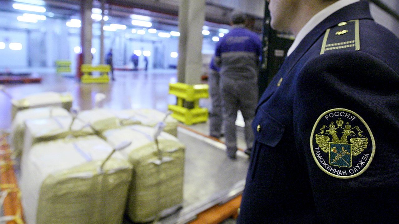 Главная картинка новости: В Новороссийске осудили бывшего таможенника