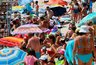 Миниатюра новости: Побережье Черного моря перегружено отдыхающими