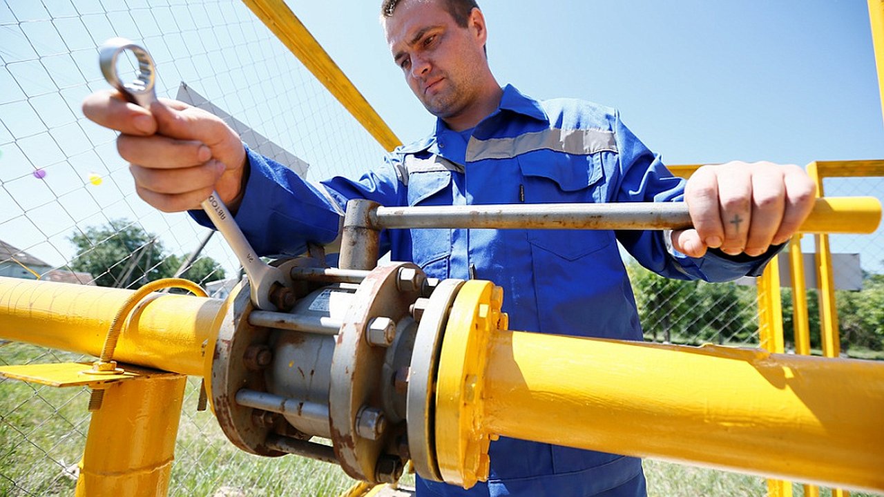 Главная картинка новости: Малоимущие жители Новороссийска получат 100 тысяч за работы по газификации внутри участка