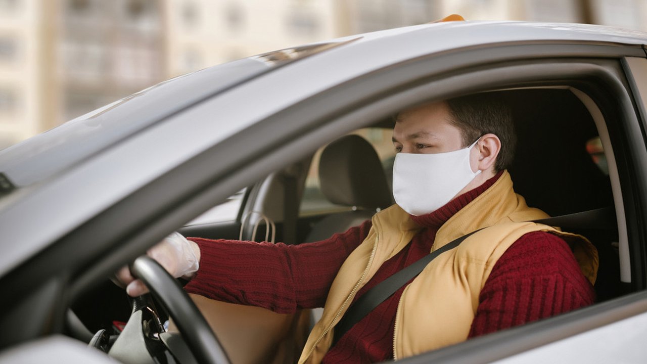 Главная картинка новости: Таксистов Новороссийска будут проверять на ношение масок