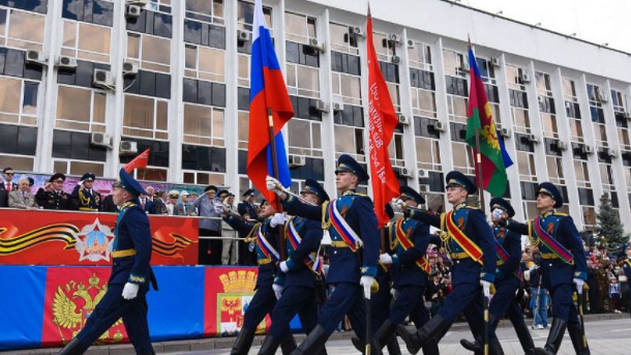 Главная картинка новости: На Кубани парады в честь Дня Победы пройдут без зрителей