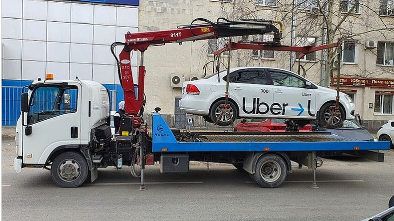 Главная картинка новости: 38 таксистов из Новороссийска привлечены к ответственности за нарушения закона. Причины