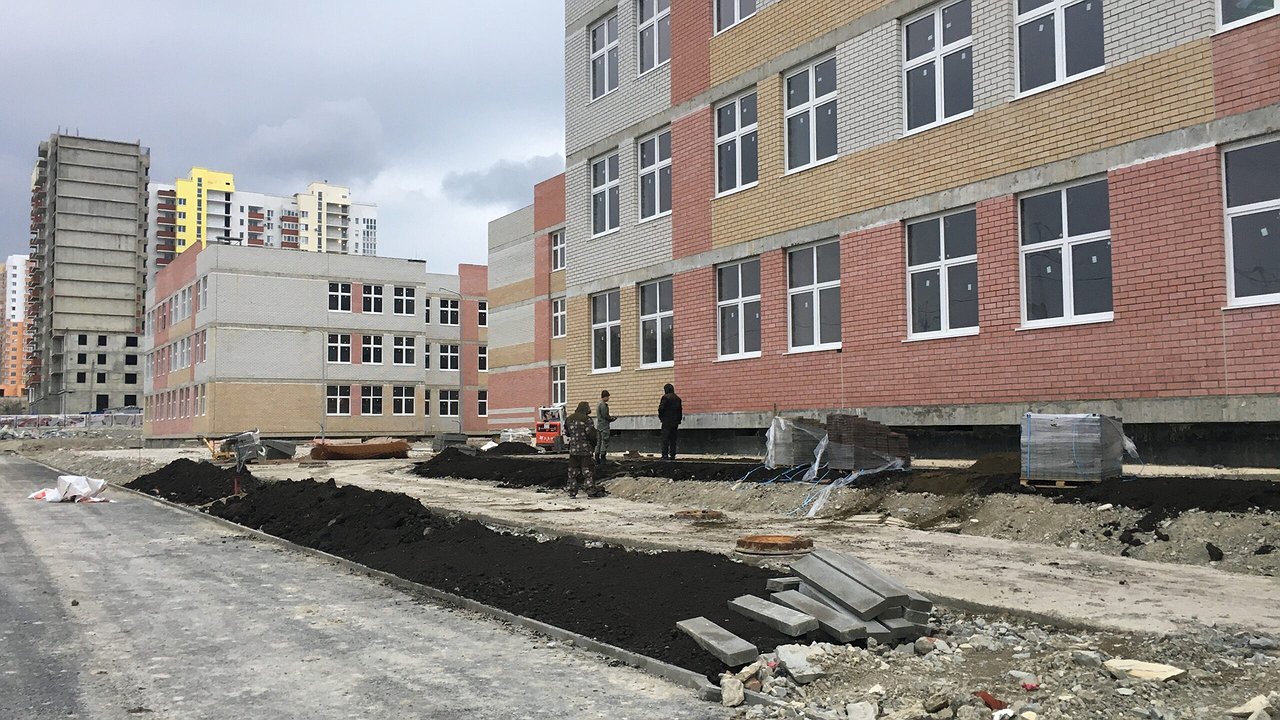 Главная картинка новости: Срок сдачи новой школы в 16 микрорайоне Новороссийска перенесли