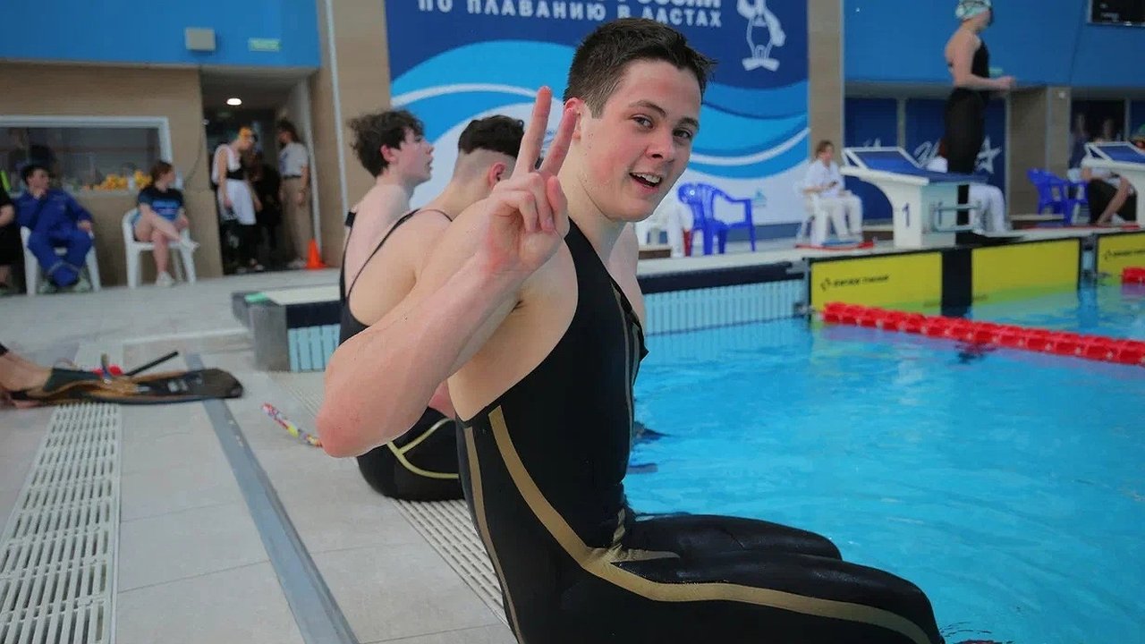 Главная картинка новости: Пловец из Новороссийска завоевал три золотых медали в Первенстве России по плаванию в ластах