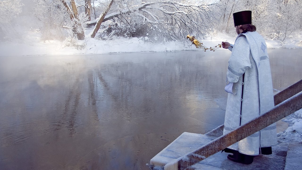 Главная картинка новости: 12 правил безопасного купания на Крещение