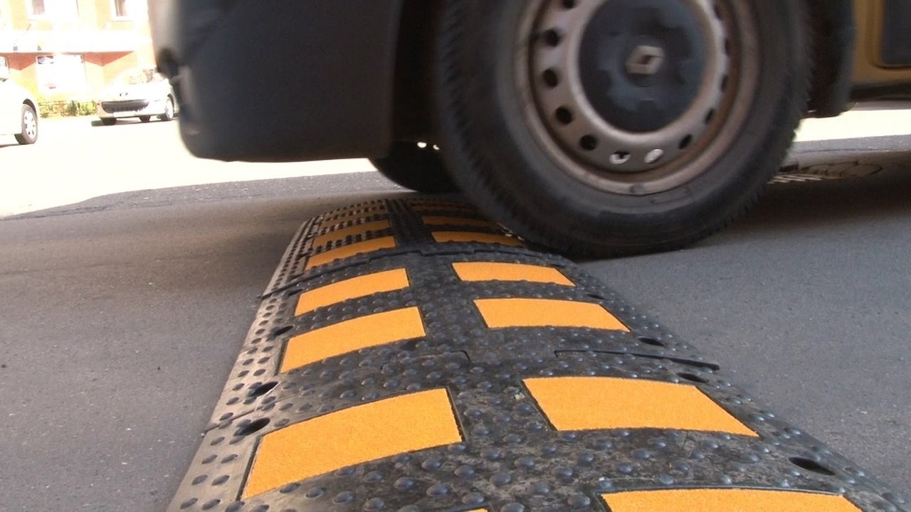 Главная картинка новости: Искусственные неровности и расписание автобусов: в Новороссийске прошло заседание комиссии по безопасности дорожного движения