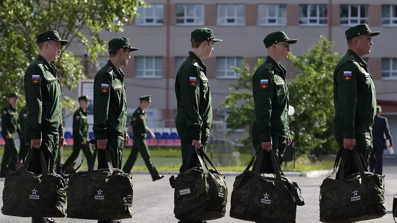 Главная картинка новости: Кого из новороссийцев коснется мобилизация и кого не призовут?