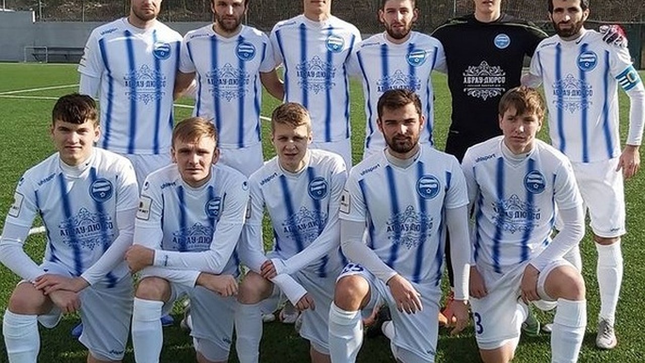 Главная картинка новости: Новороссийский «Черноморец» завершил первый сбор