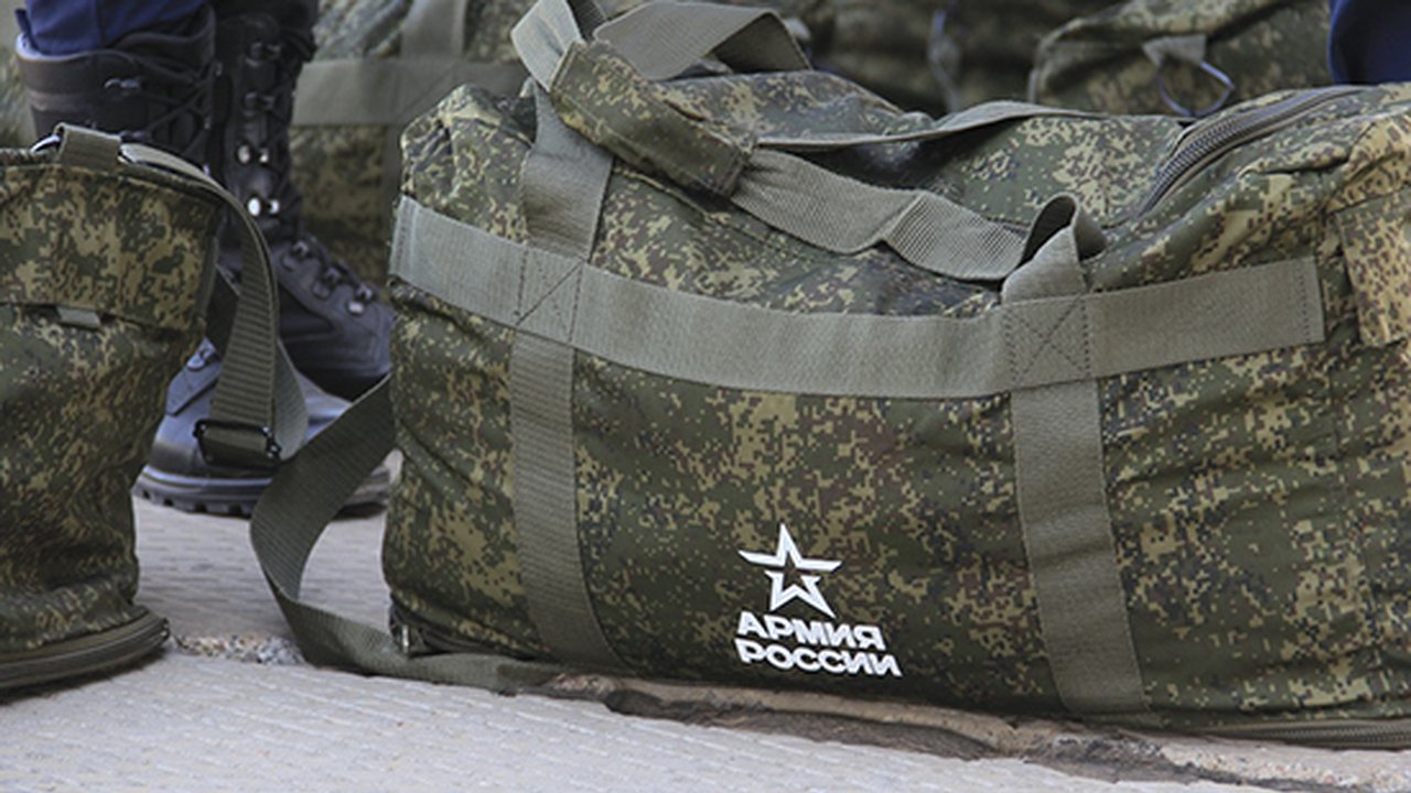 Главная картинка новости: Более 300 срочников из Новороссийска пополнили ряды Вооруженных Сил России