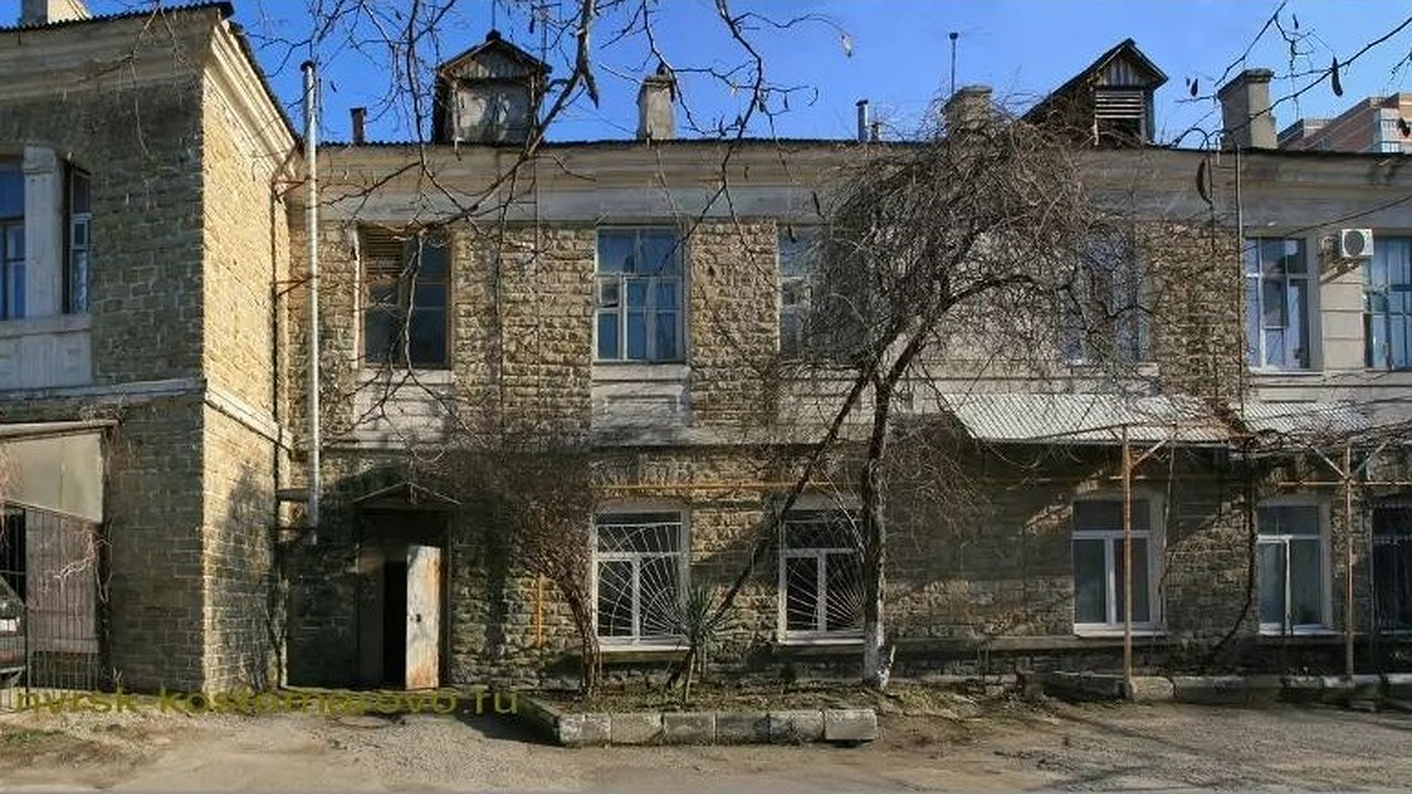 Главная картинка новости: XX и XXI век: как сегодня выглядят старинные здания в центре Новороссийска