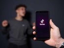 TikTok и знания. В популярной сети будут транслировать обучающие ролики