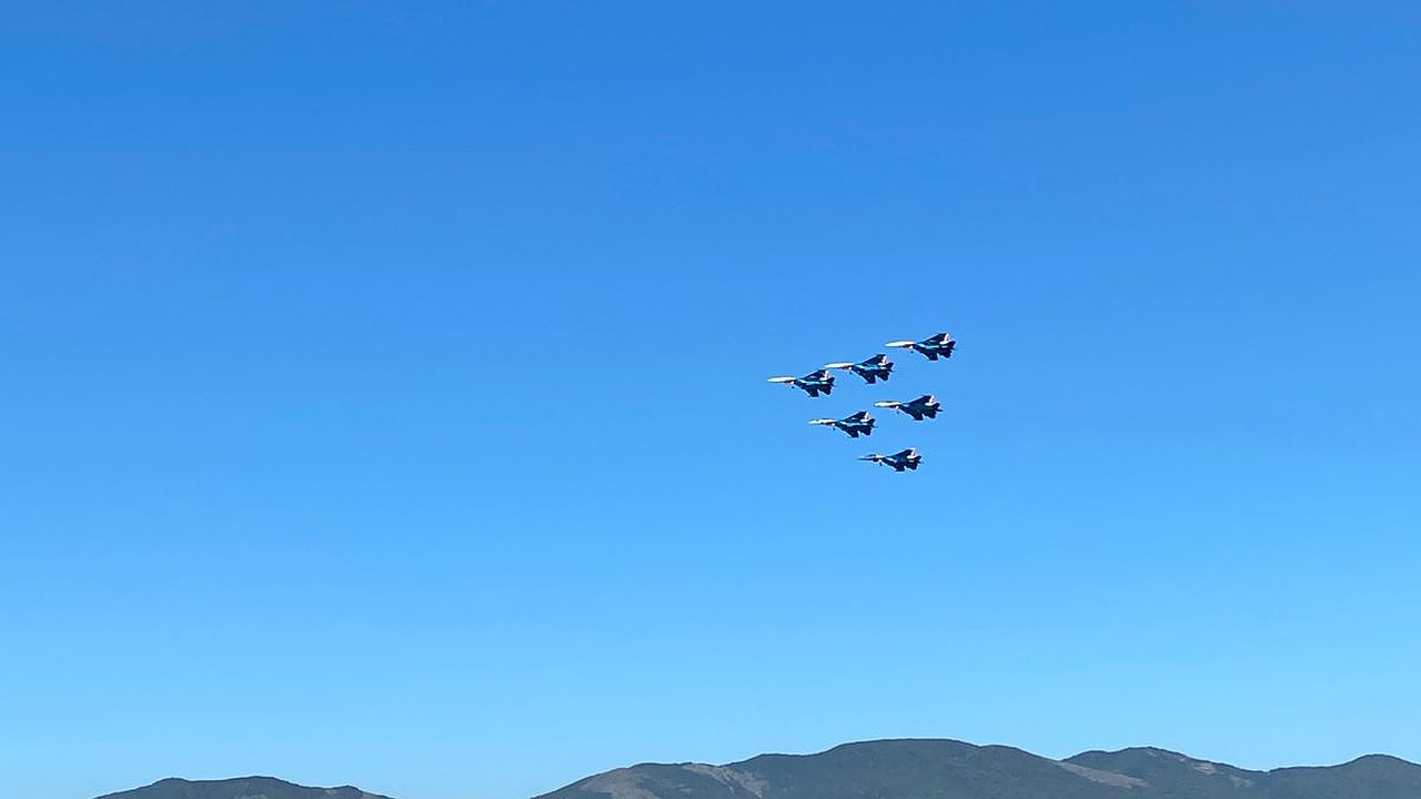 Главная картинка новости: «Небесный ангел» и пике. Видео тренировки «Русских витязей» в Новороссийске