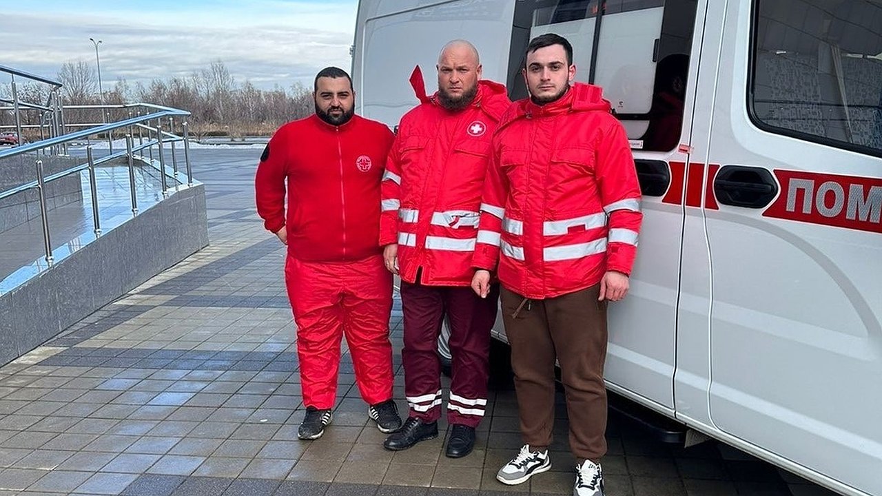 Главная картинка новости: Новороссийск получил три новых машины скорой помощи