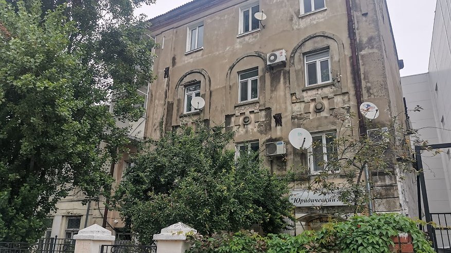 Главная картинка новости: Из трех аварийных домов Новороссийска планируют переселить жильцов до конца года