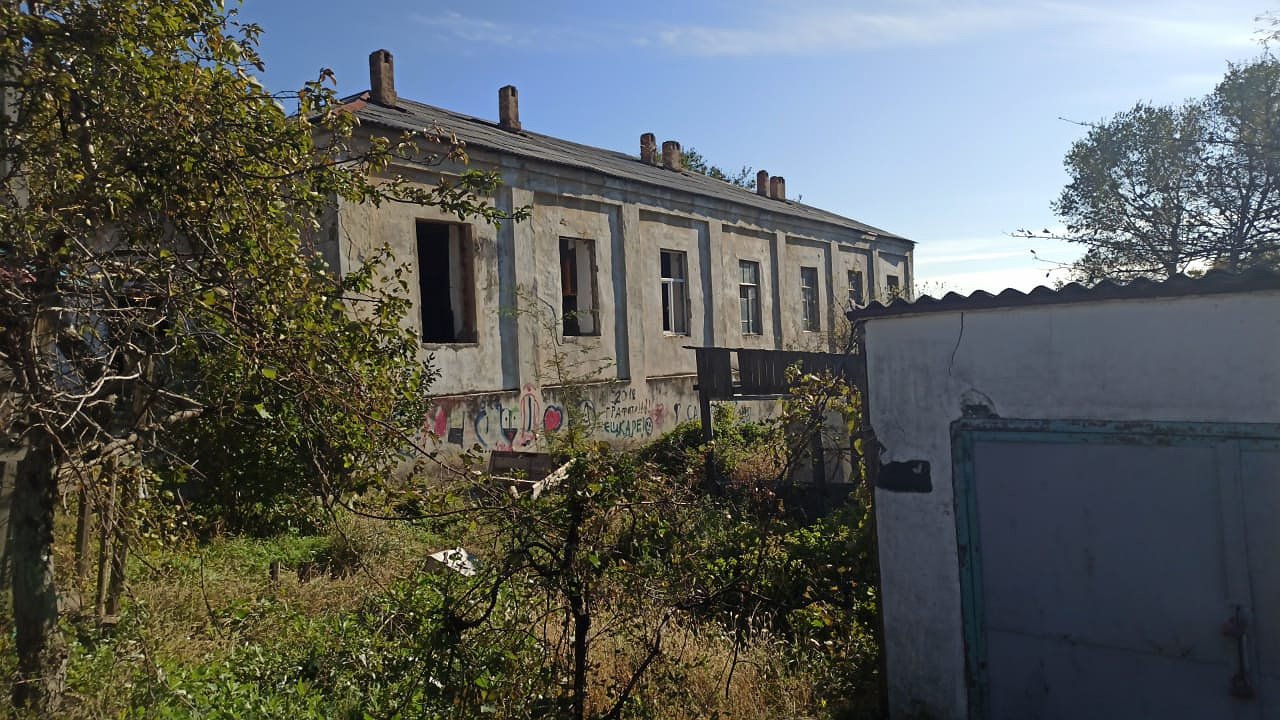 Главная картинка новости: Сельскую больницу и 10 домов Новороссийска скоро снесут