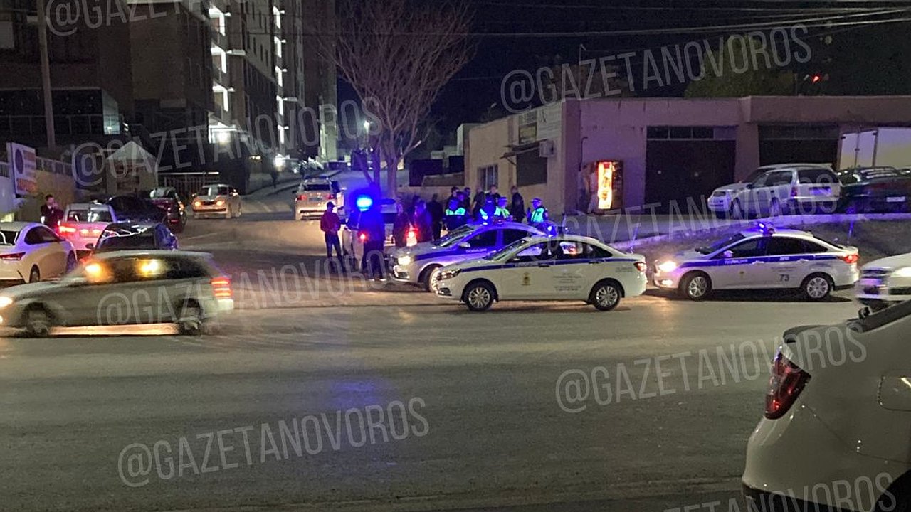 Главная картинка новости: В Новороссийске конфликт между таксистом и пассажирами перерос в потасовку