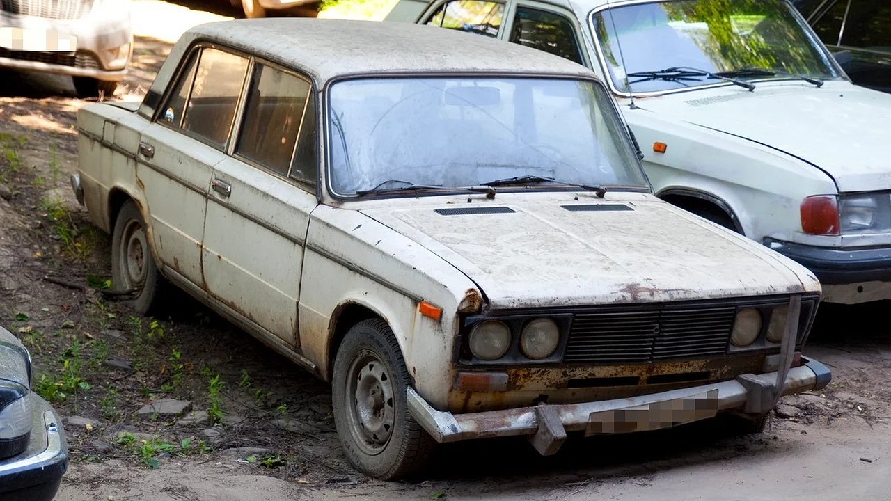 Главная картинка новости: Власти Новороссийска будут избавляться от брошенных машин