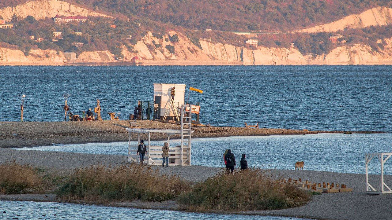 Главная картинка новости: На Суджукской лагуне в Новороссийске появился маяк