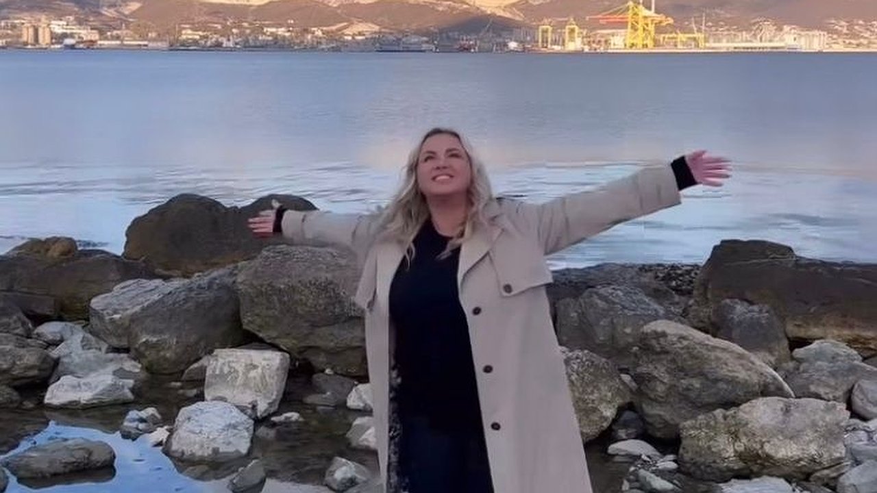 Главная картинка новости: «Влюблена в Новороссийск по уши!»: Анна Семенович восхитилась городом-героем