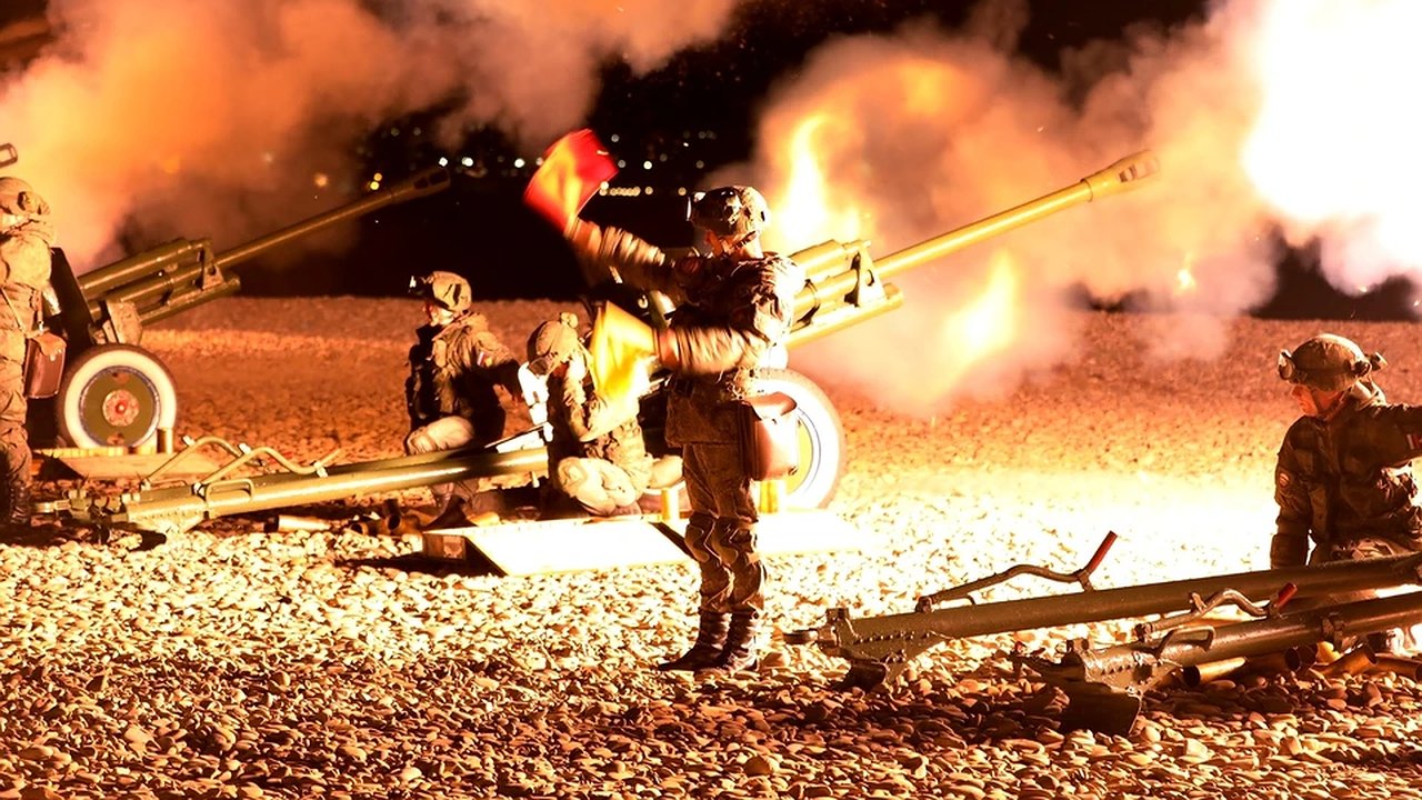 Главная картинка новости: Новороссийцы увидят салют в День защитника Отечества